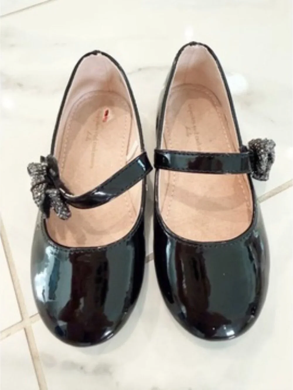 cupcakes & cashmere faux strap rounded